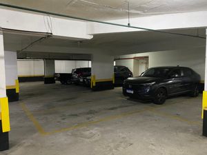 Image 84 - 915852