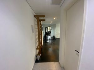 Image 60 - 915852