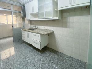 Image 47 - 915852