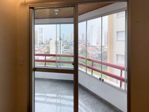 Image 7 - 915852