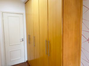 Image 16 - 915852