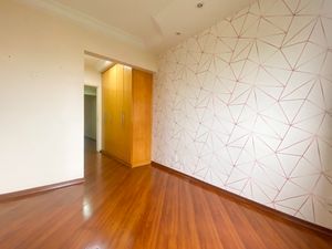 Image 19 - 915852