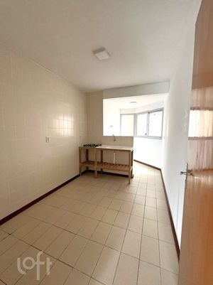 Image 7 - 915853