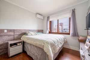 Image 31 - 915860
