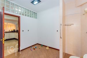 Image 13 - 915866