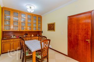 Image 4 - 915866