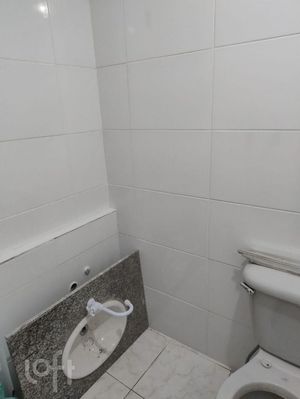 Image 10 - 915873