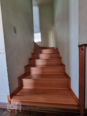 Image 5 - 915877