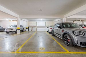 Image 31 - 915879