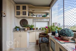 Image 16 - 915879
