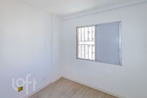 Image 3 - 915880