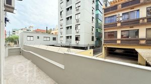 Image 6 - 915882