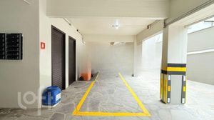 Image 18 - 915882