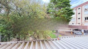 Image 17 - 915882