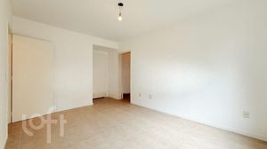 Image 1 - 915882