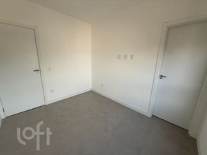 Image 19 - 915884