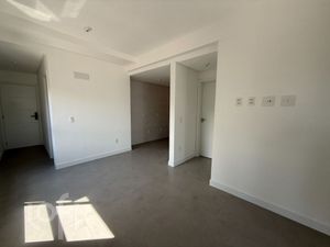 Image 8 - 915884