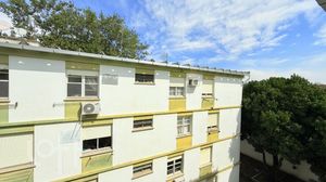 Image 11 - 915888