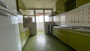 Image 4 - 915897