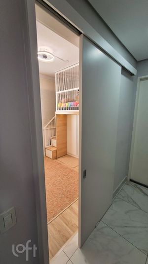 Image 17 - 915902