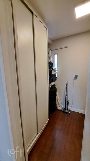 Image 10 - 915911