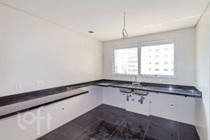 Image 11 - 915915