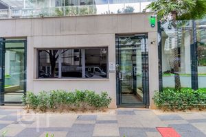 Image 40 - 915915