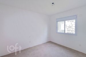 Image 18 - 915915