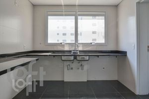 Image 4 - 915915