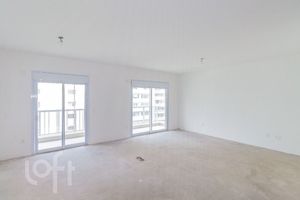 Image 29 - 915915