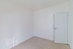 Image 25 - 915915
