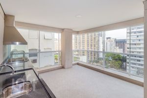 Image 4 - 915915