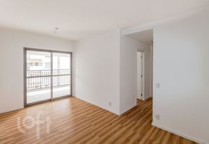Image 30 - 915926