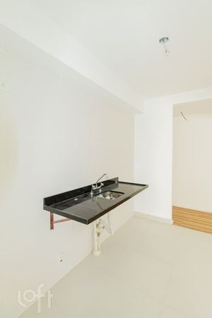 Image 3 - 915926