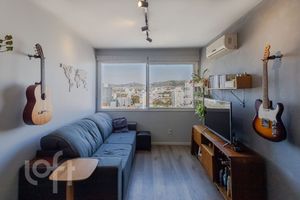 Image 3 - 915929