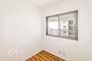Image 10 - 915934