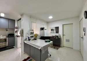 Image 1 - 915935
