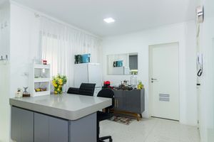 Image 30 - 915935