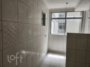 Image 7 - 915945