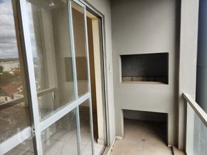 Image 5 - 915945