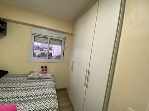 Image 13 - 915952