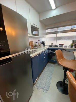 Image 3 - 915955