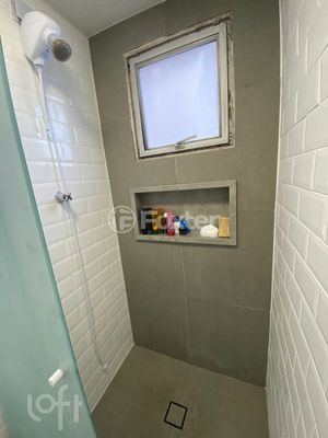 Image 11 - 915955