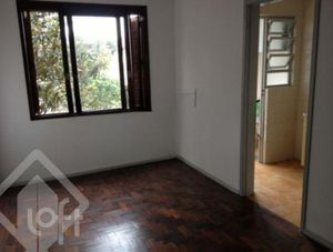 Image 11 - 915956