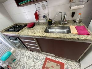Image 10 - 915960