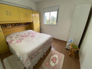 Image 11 - 915960
