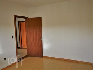 Image 19 - 915965