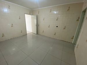 Image 4 - 915971