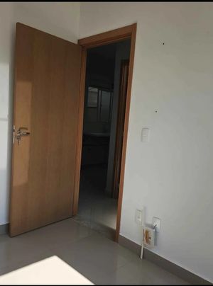 Image 7 - 915972