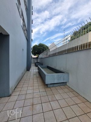 Image 21 - 915982